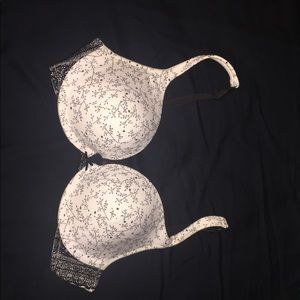 Black and white flower print bra